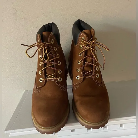 Timberland Women’s Ek 6 Inch Premium Boots Wheat Nubuck Size 8 EUC - Picture 2 of 8